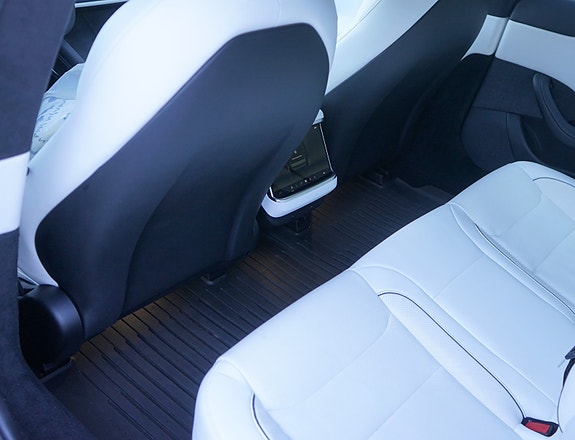 Tesla Model S 23 of 30