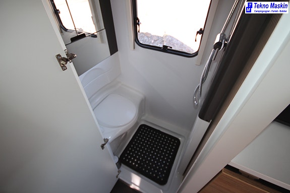 Adria 361 LH 12 of 18