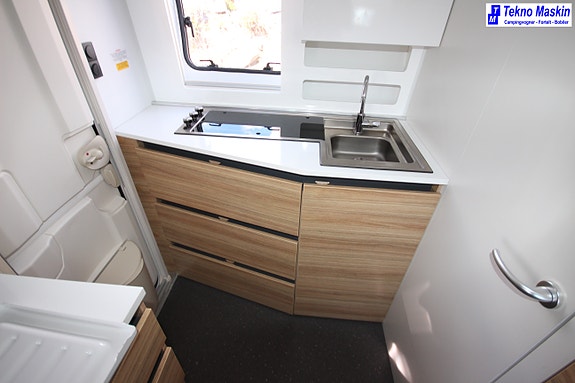 Adria 361 LH 11 of 18