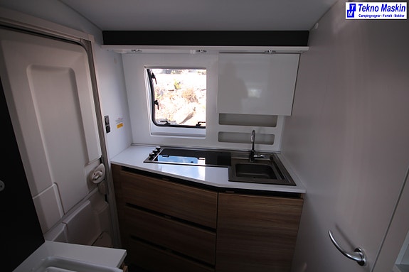 Adria 361 LH 10 of 18
