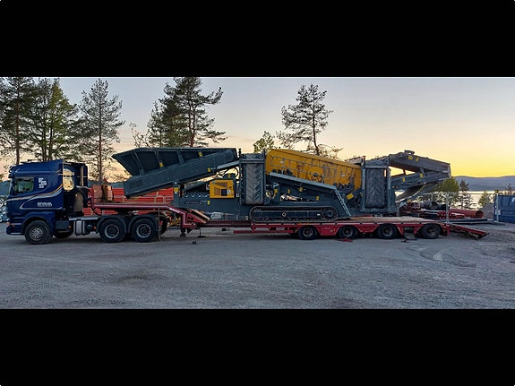 Scania R620 med Rojo 4 akslet maskinsemi 29 of 30