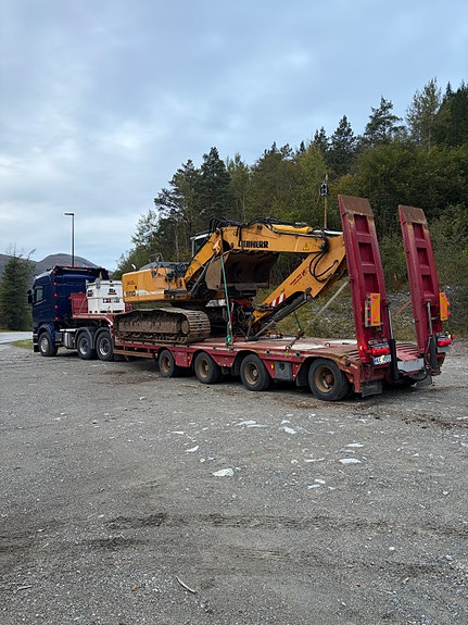 Scania R620 med Rojo 4 akslet maskinsemi 4 of 30