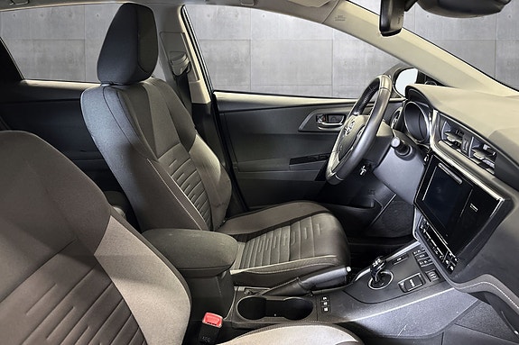 Toyota Auris 15 of 19