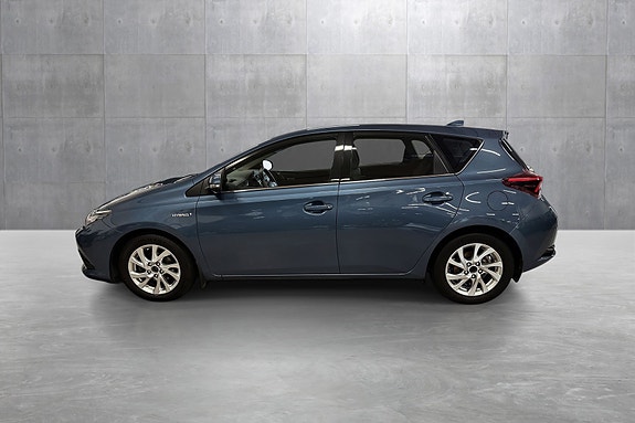 Toyota Auris 2 of 19