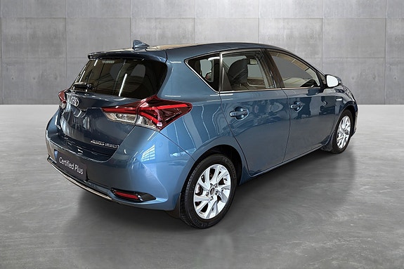 Toyota Auris 5 of 19