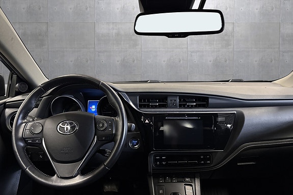 Toyota Auris 9 of 19