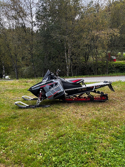 Polaris RMK 800 2 of 9