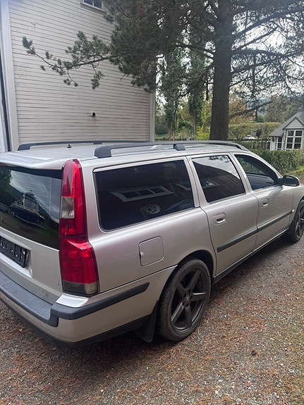 Volvo V70 5 of 9