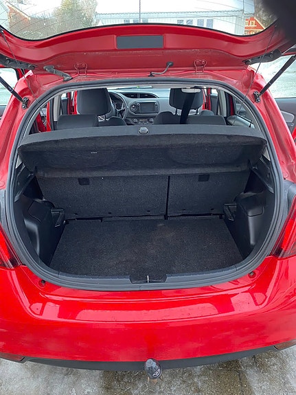Toyota Yaris 6 of 6
