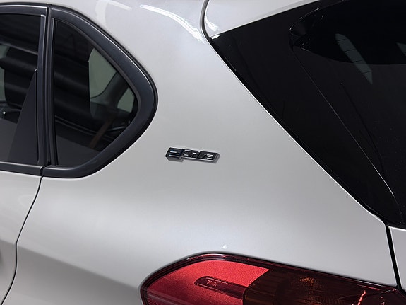BMW 225xe 13 of 30