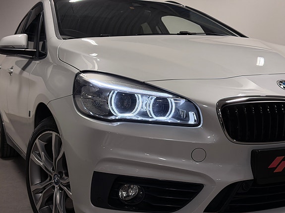 BMW 225xe 10 of 30