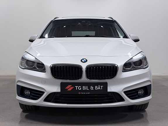 BMW 225xe 3 of 30