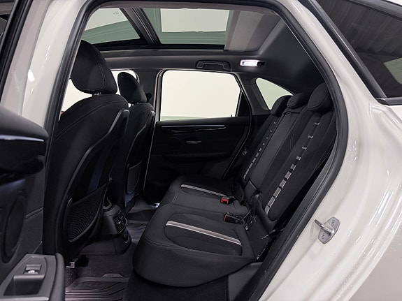 BMW 225xe 15 of 30