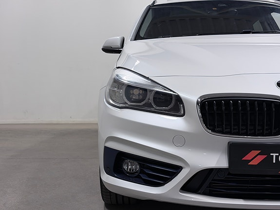 BMW 225xe 4 of 30