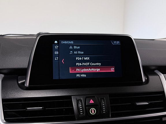 BMW 225xe 27 of 30