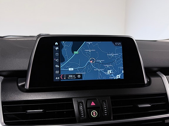 BMW 225xe 26 of 30