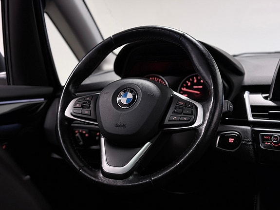 BMW 225xe 18 of 30