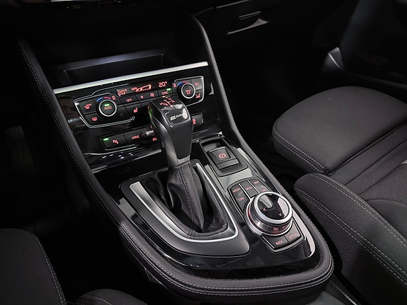 BMW 225xe 22 of 30