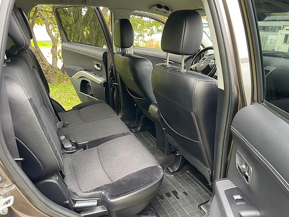Mitsubishi Outlander 16 of 22