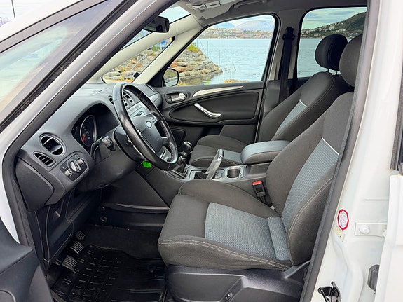 Ford S-MAX 5 of 11