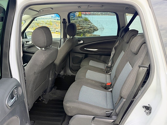 Ford S-MAX 7 of 11