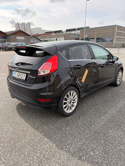 Ford Fiesta 6 of 18