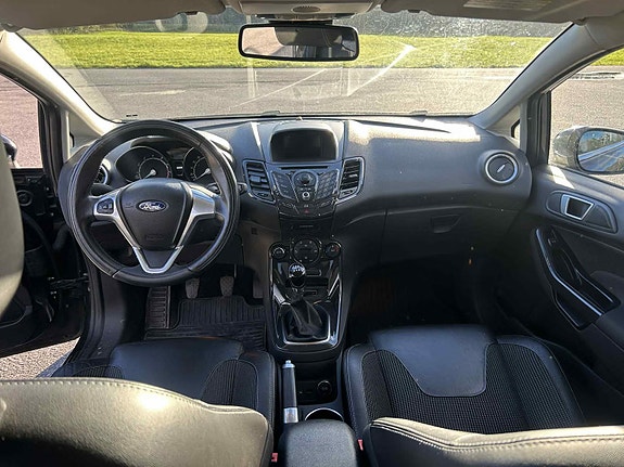 Ford Fiesta 17 of 18