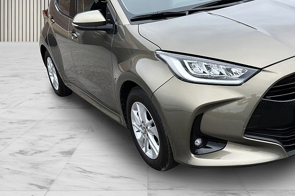 Toyota Yaris 4 of 30