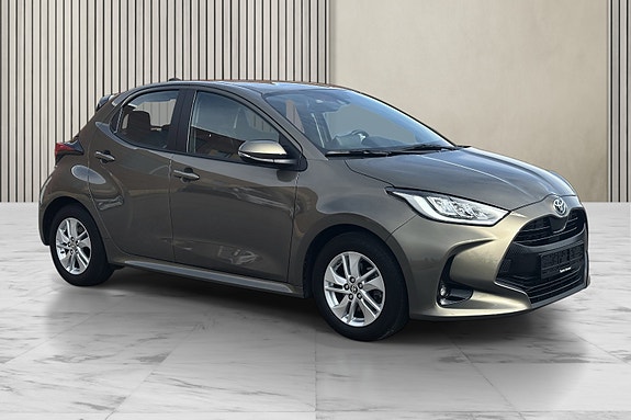 Toyota Yaris 5 of 30