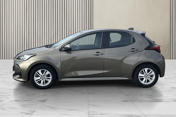 Toyota Yaris 13 of 30