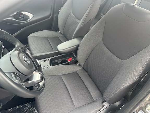 Toyota Yaris 22 of 30