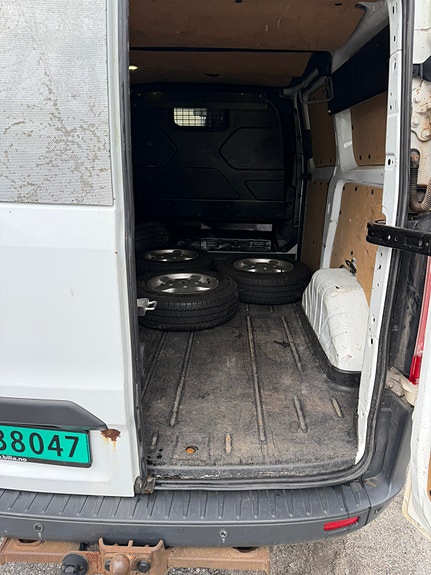 Ford Transit Custom 11 of 15
