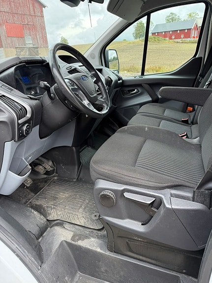 Ford Transit Custom 15 of 15