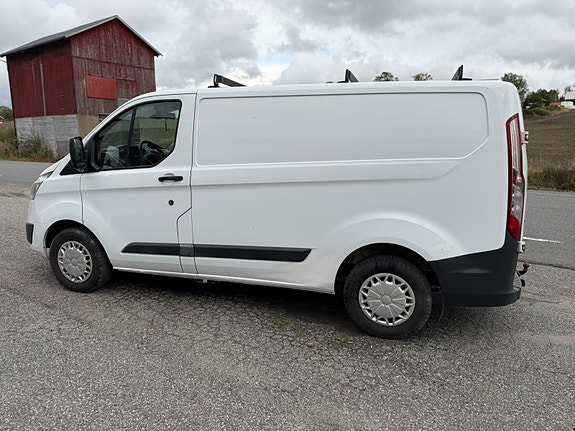 Ford Transit Custom 7 of 15
