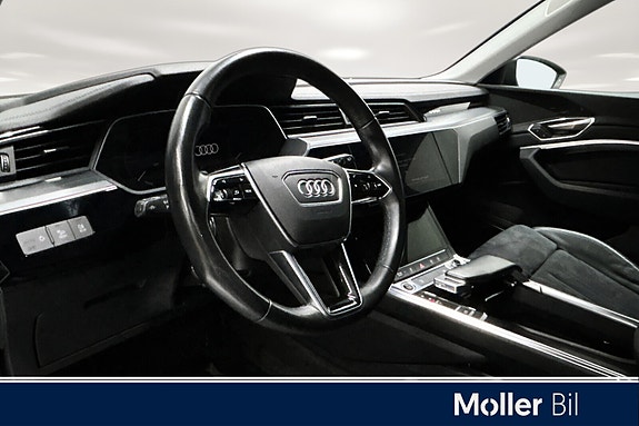Audi e-tron 10 of 20