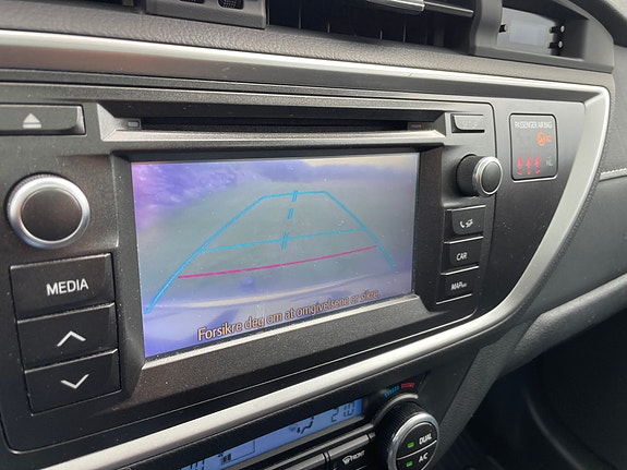Toyota Auris 15 of 22