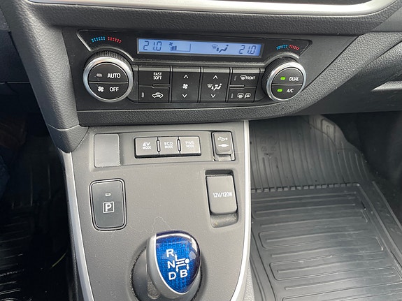 Toyota Auris 17 of 22