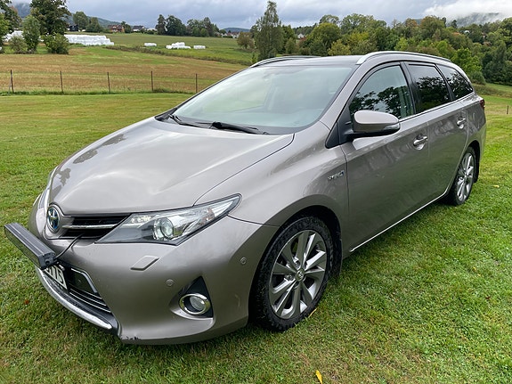Toyota Auris 7 of 22