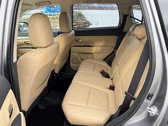 Mitsubishi Outlander 8 of 12