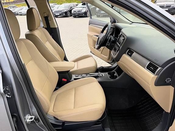 Mitsubishi Outlander 9 of 12