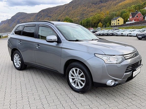 Mitsubishi Outlander 2 of 12