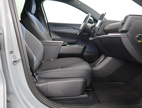 Volvo EX30 24 of 27
