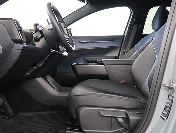 Volvo EX30 8 of 27