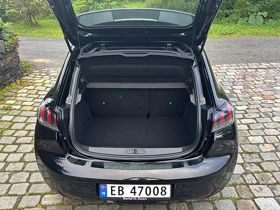 Peugeot e-208 7 of 15