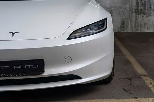 Tesla Model 3 5 of 18