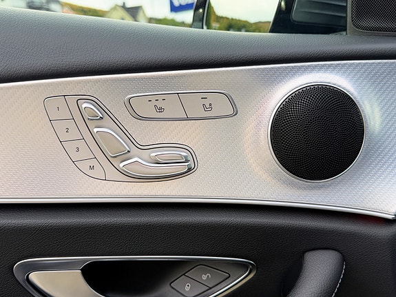 Mercedes-Benz E300 de 8 of 13