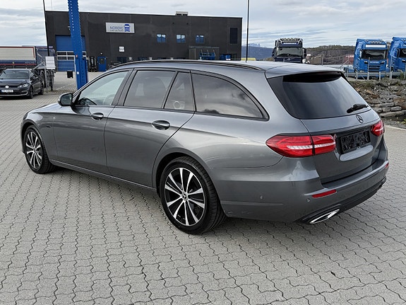 Mercedes-Benz E300 de 4 of 13