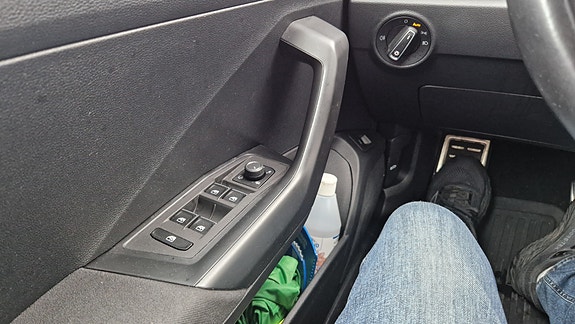 Volkswagen T-Roc 13 of 23