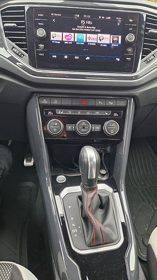 Volkswagen T-Roc 12 of 23