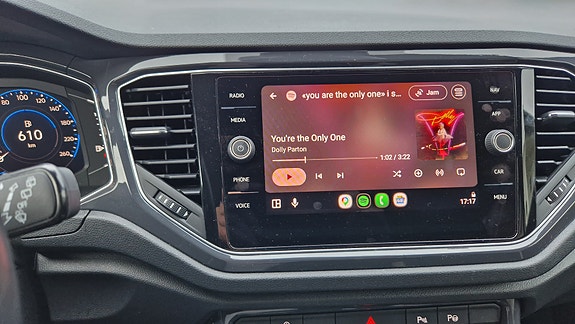 Volkswagen T-Roc 16 of 23
